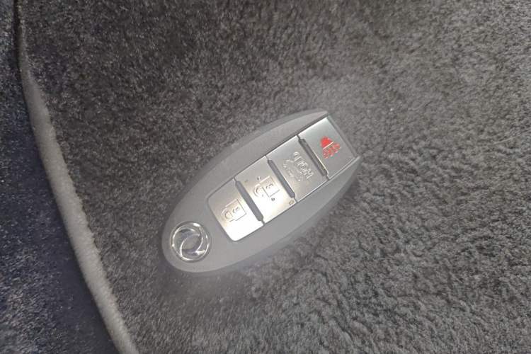 Used Dongfeng Aeolus A60 2014 1.6L Manual Luxury Model Vehicle Key