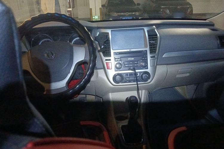 Used Dongfeng Aeolus A60 2014 1.6L Manual Luxury Model Center Console