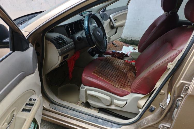 Used Dongfeng Aeolus A60 2014 1.6L Automatic Luxury Model Driver Seat