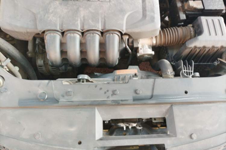 Used Dongfeng Aeolus A60 2014 1.5L Manual Elite Model Engine Bay
