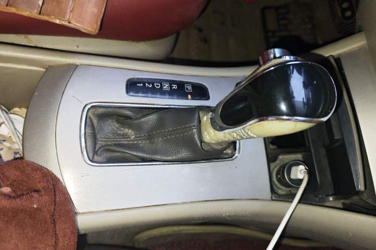 Used Dongfeng Aeolus A60 2014 1.6L Automatic Luxury Model Gear Lever