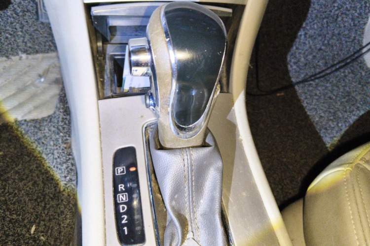 Used Dongfeng Aeolus A60 2014 1.6L Automatic Prestige Model Gear Lever