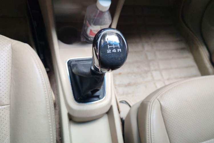 Used Dongfeng Aeolus A60 2014 1.6L Manual Luxury Model Gear Lever