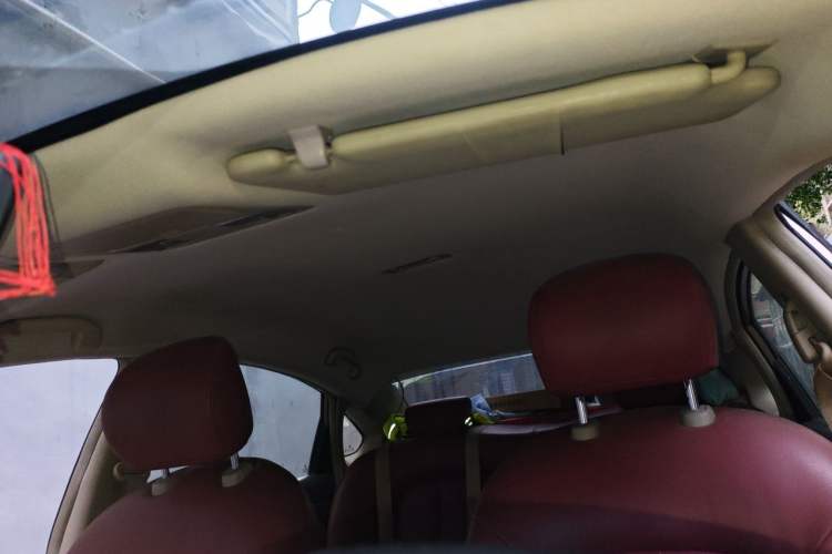 Used Dongfeng Aeolus A60 2014 1.6L Automatic Luxury Model Headliner