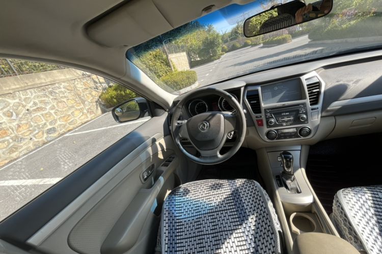 Used Dongfeng Aeolus A60 2014 1.6L Automatic Luxury Model Interior 1
