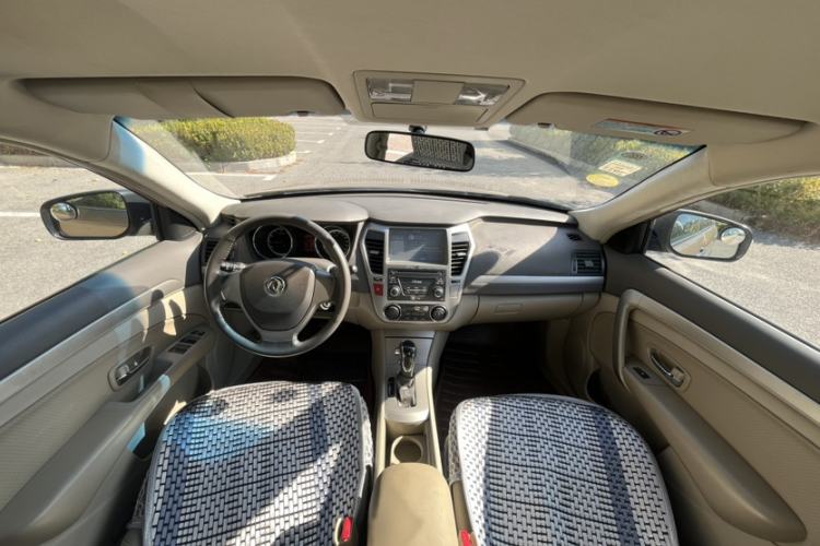 Used Dongfeng Aeolus A60 2014 1.6L Automatic Luxury Model Interior 2