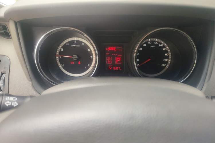 Used Dongfeng Aeolus A60 2014 1.6L Automatic Prestige Model Odometer Close Up