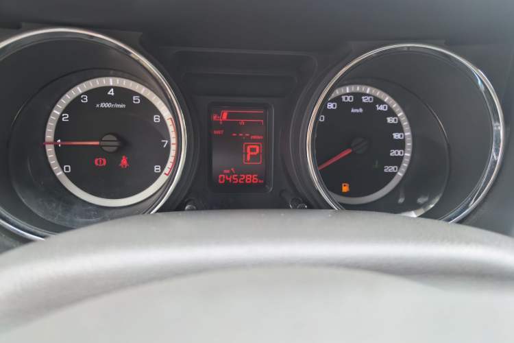 Used Dongfeng Aeolus A60 2014 1.6L Automatic Prestige Model Odometer Close Up