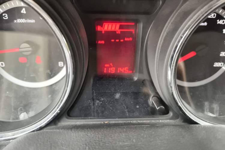 Used Dongfeng Aeolus A60 2014 1.5L Manual Elite Model Odometer Close Up