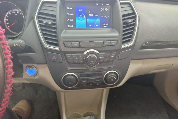 Used Dongfeng Aeolus A60 2016 1.5L Manual Luxury Version Audio And AC Panel