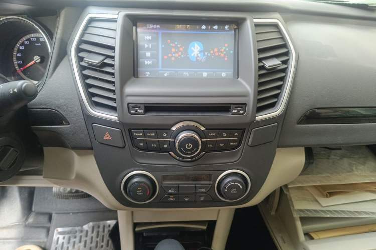 Used Dongfeng Aeolus A60 2016 1.6L Automatic Luxury Model Audio And AC Panel