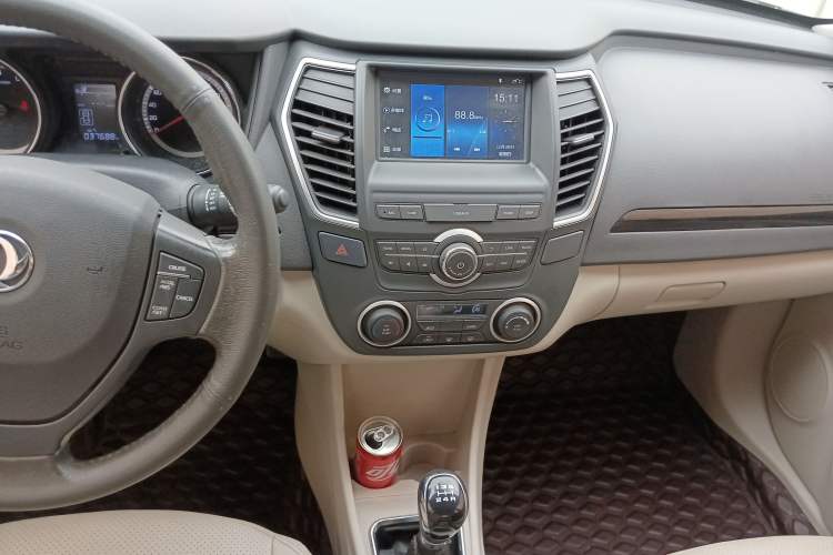 Used Dongfeng Aeolus A60 2016 1.5L Manual Luxury Version Audio And AC Panel