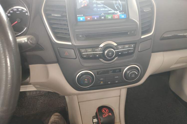Used Dongfeng Aeolus A60 2016 1.6L Automatic Luxury Model Audio And AC Panel