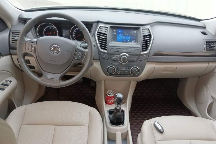 Used Dongfeng Aeolus A60 2016 1.5L Manual Luxury Version Center Console