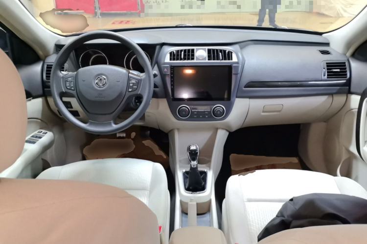 Used Dongfeng Aeolus A60 2016 1.5L Manual Luxury Model Center Console