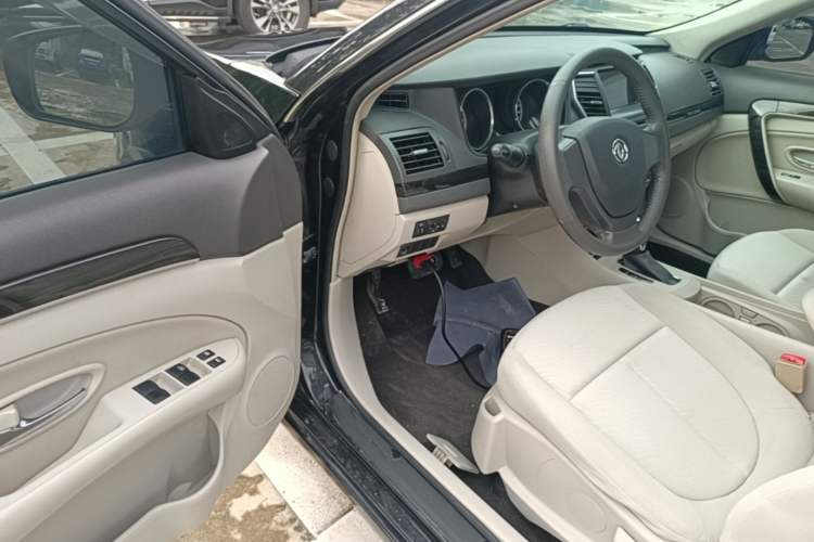 Used Dongfeng Aeolus A60 2016 1.6L Automatic Luxury Model Driver Seat