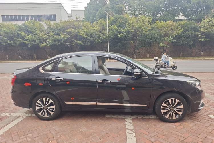 Used Dongfeng Aeolus A60 2016 1.6L Automatic Luxury Model Exterior 3