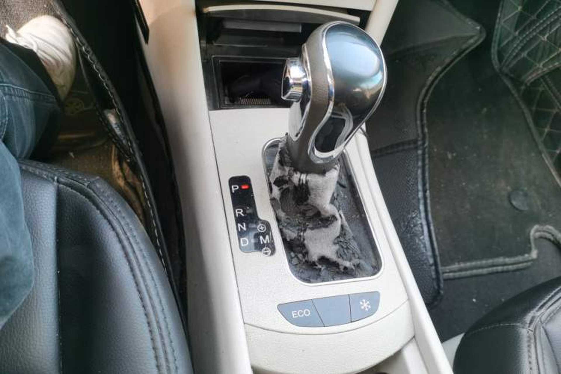 Used Dongfeng Aeolus A60 2016 1.6L DCT Luxury Edition Gear Lever