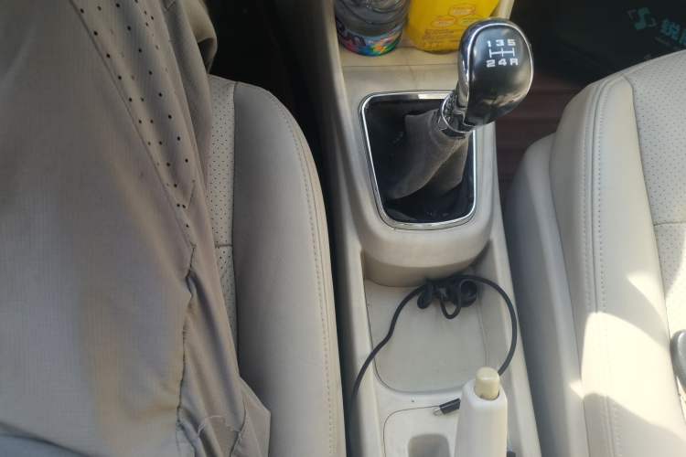 Used Dongfeng Aeolus A60 2016 1.5L Manual Luxury Version Gear Lever