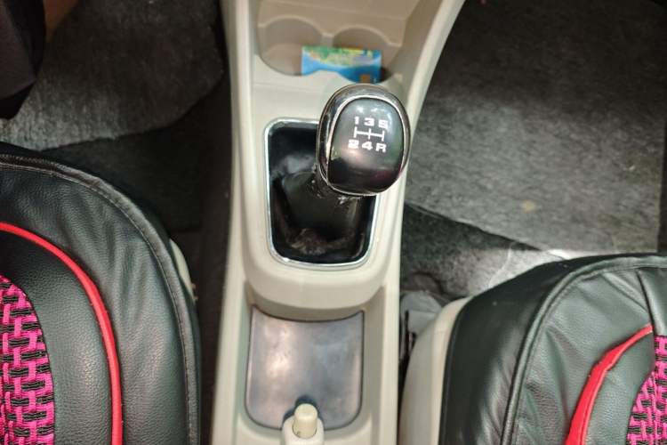 Used Dongfeng Aeolus A60 2016 1.5L Manual Luxury Version Gear Lever