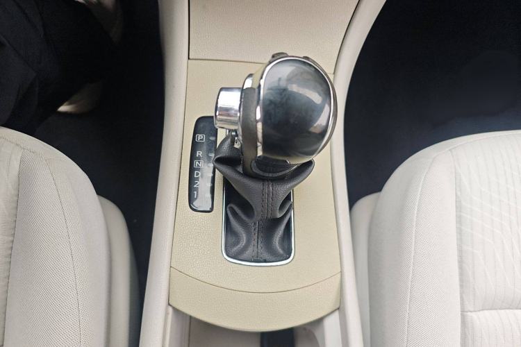 Used Dongfeng Aeolus A60 2016 1.6L Automatic Luxury Model Gear Lever