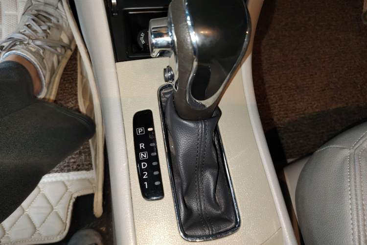Used Dongfeng Aeolus A60 2016 1.6L Automatic Luxury Model Gear Lever