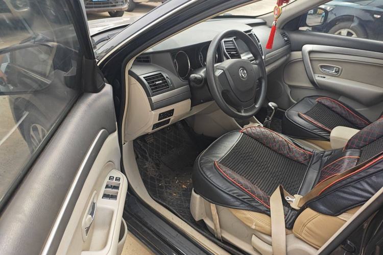 Used Dongfeng Aeolus A60 2016 1.5L Manual Luxury Model Interior 2