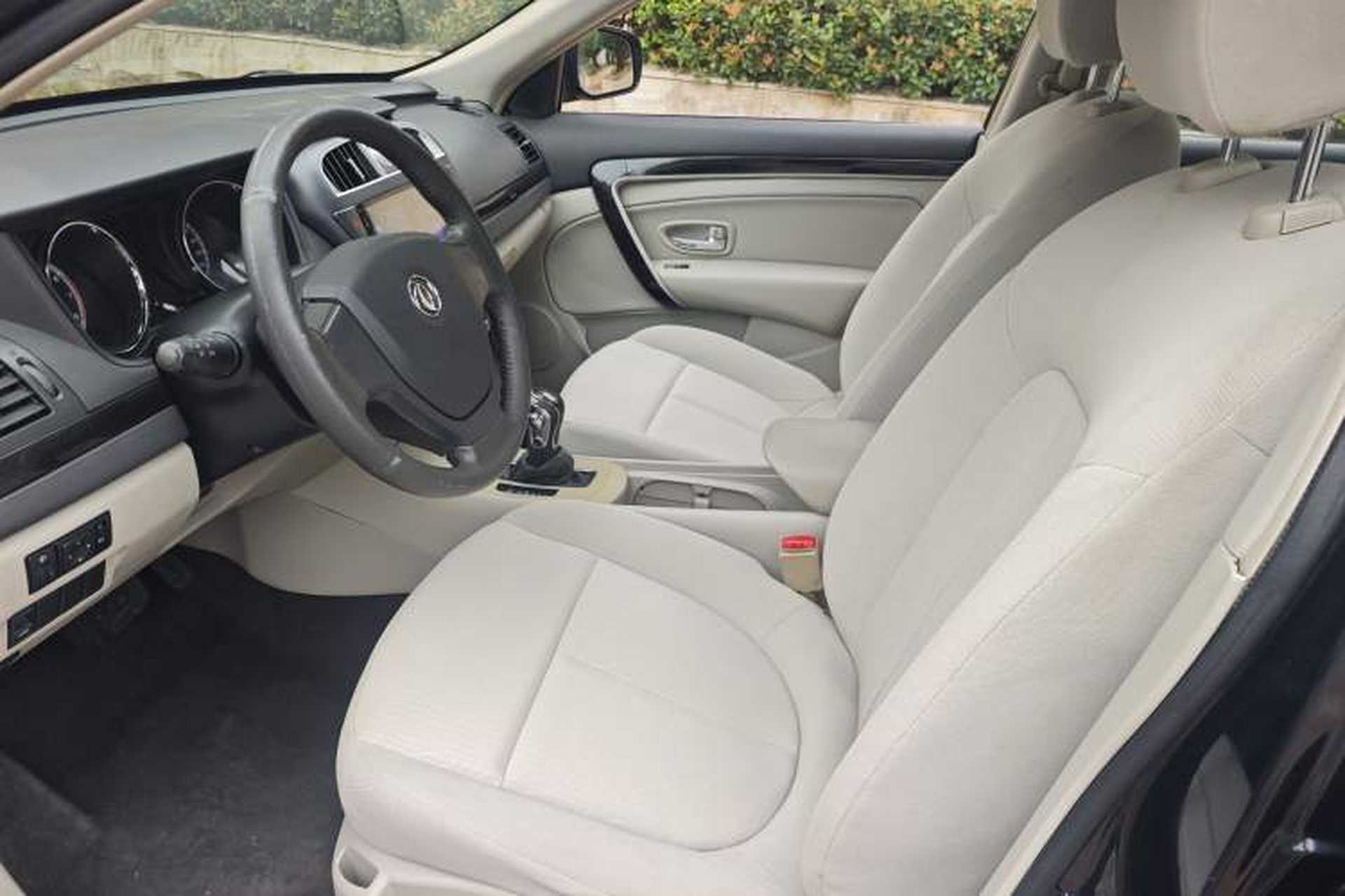 Used Dongfeng Aeolus A60 2016 1.6L Automatic Luxury Model Interior 2