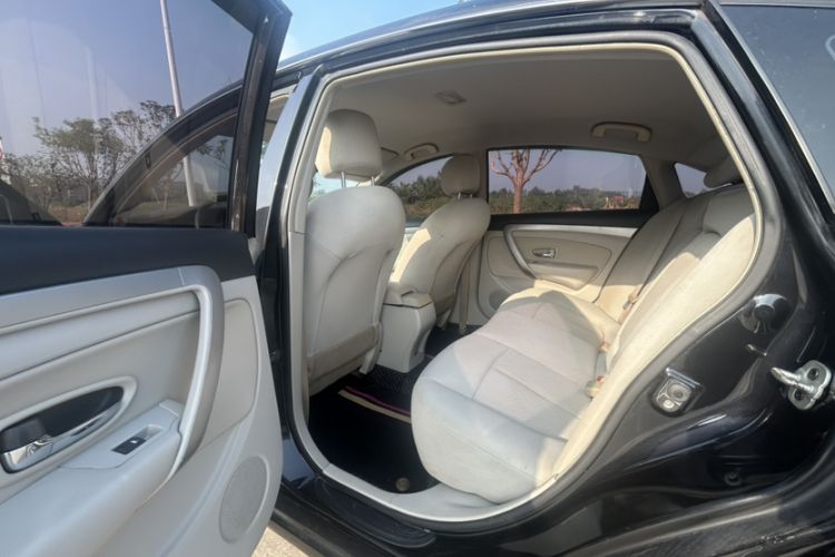 Used Dongfeng Aeolus A60 2016 1.5L Manual Luxury Model Interior 3