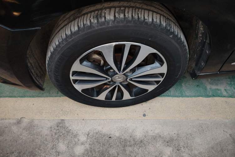 Used Dongfeng Aeolus A60 2016 1.6L Automatic Luxury Model Left Front Wheel Hub
