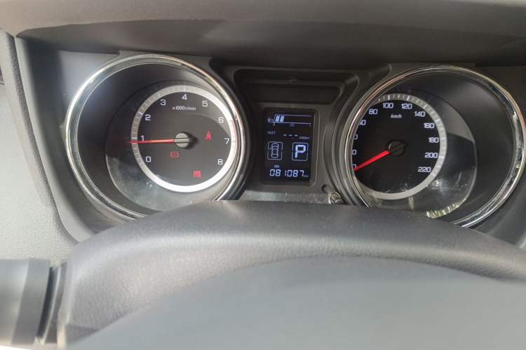 Used Dongfeng Aeolus A60 2016 1.6L Automatic Luxury Model Odometer Close Up