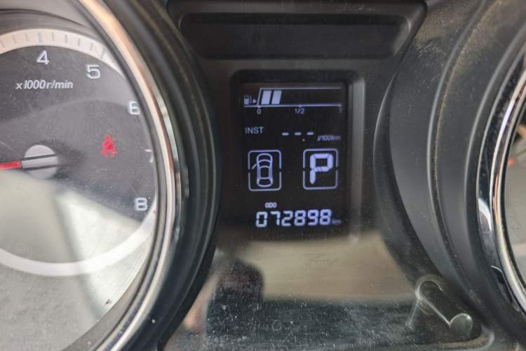 Used Dongfeng Aeolus A60 2016 1.6L Automatic Luxury Model Odometer Close Up