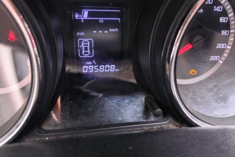 Used Dongfeng Aeolus A60 2016 1.5L Manual Luxury Version Odometer Close Up