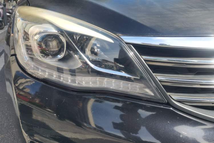 Used Dongfeng Aeolus A60 2016 1.5L Manual Luxury Version Right Front Headlight