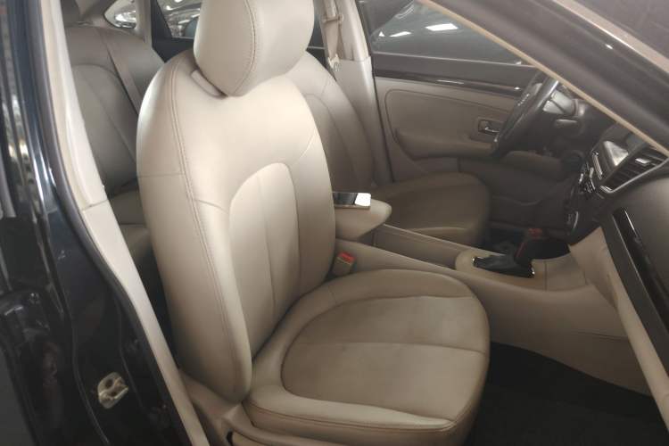 Used Dongfeng Aeolus A60 2016 1.6L Automatic Luxury Model Right Front Seat