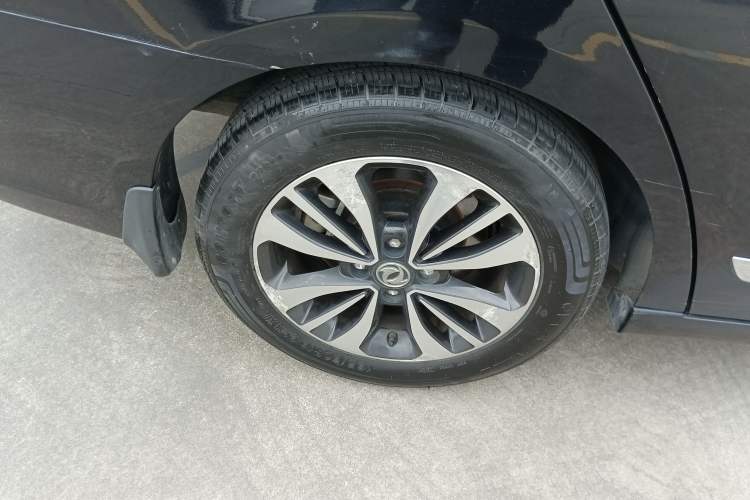 Used Dongfeng Aeolus A60 2016 1.5L Manual Luxury Version Right Rear Wheel Hub