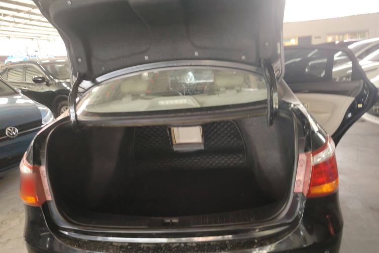 Used Dongfeng Aeolus A60 2016 1.6L Automatic Luxury Model Trunk