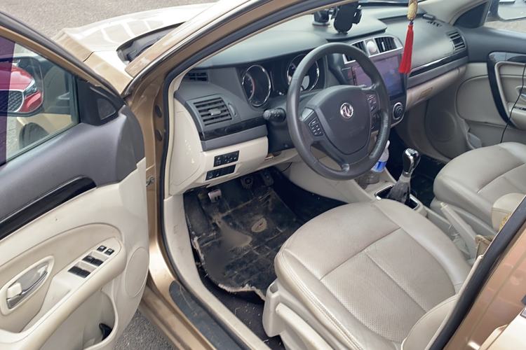 Used Dongfeng Aeolus A60 2016 1.5L Manual Luxury Version Interior 2