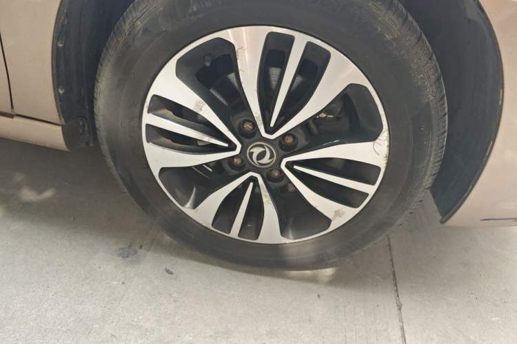 Used Dongfeng Aeolus A60 2016 1.5L Manual Luxury Model Right Front Wheel Hub