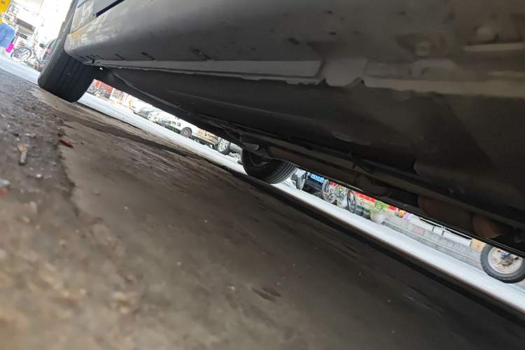 Used Dongfeng Aeolus A60 2016 1.5L Automatic Luxury Version Chassis Front Right
