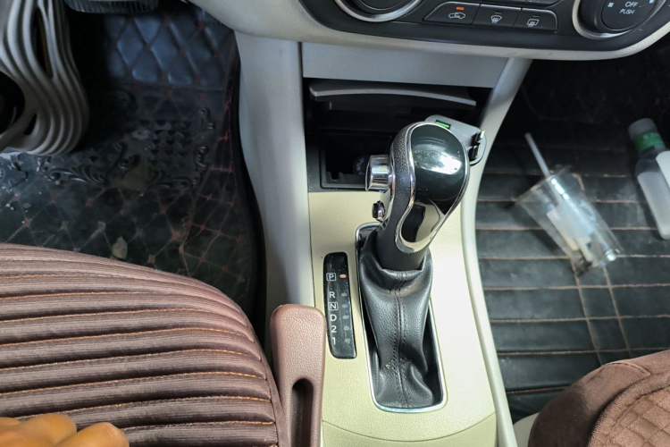 Used Dongfeng Aeolus A60 2016 1.6L Automatic Luxury Model Gear Lever
