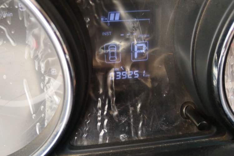Used Dongfeng Aeolus A60 2016 1.6L Automatic Luxury Model Odometer Close Up