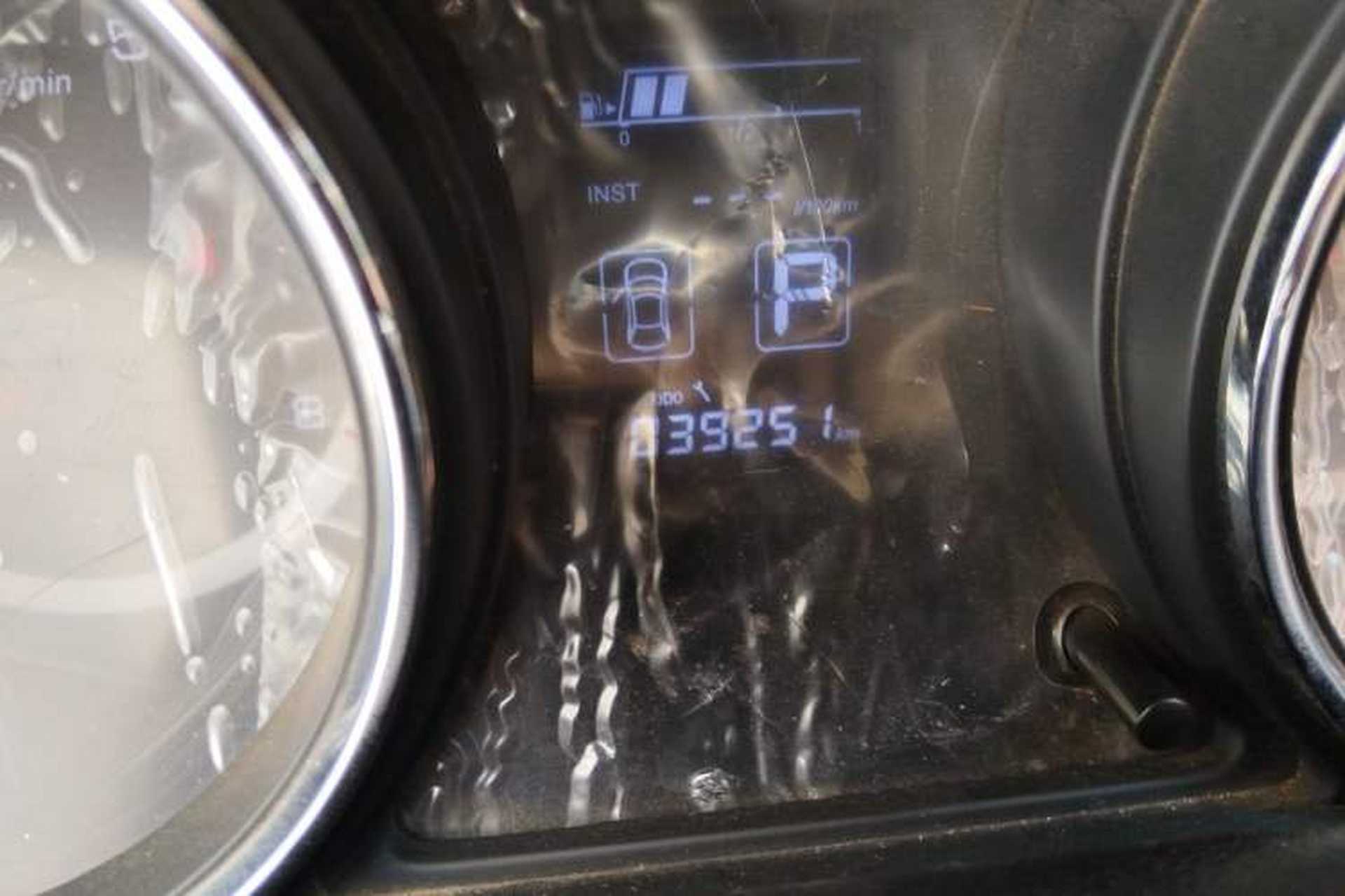 Used Dongfeng Aeolus A60 2016 1.6L Automatic Luxury Model Odometer Close Up