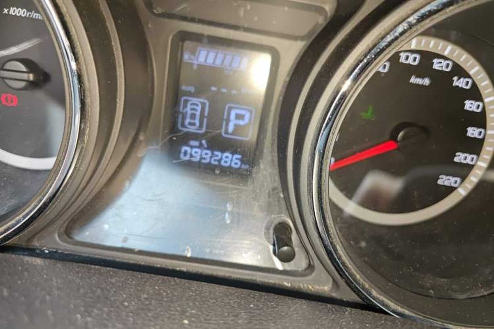 Used Dongfeng Aeolus A60 2016 1.5L Automatic Luxury Version Odometer Close Up