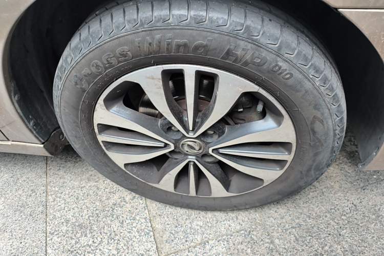 Used Dongfeng Aeolus A60 2016 1.6L Automatic Luxury Model Right Front Wheel Hub