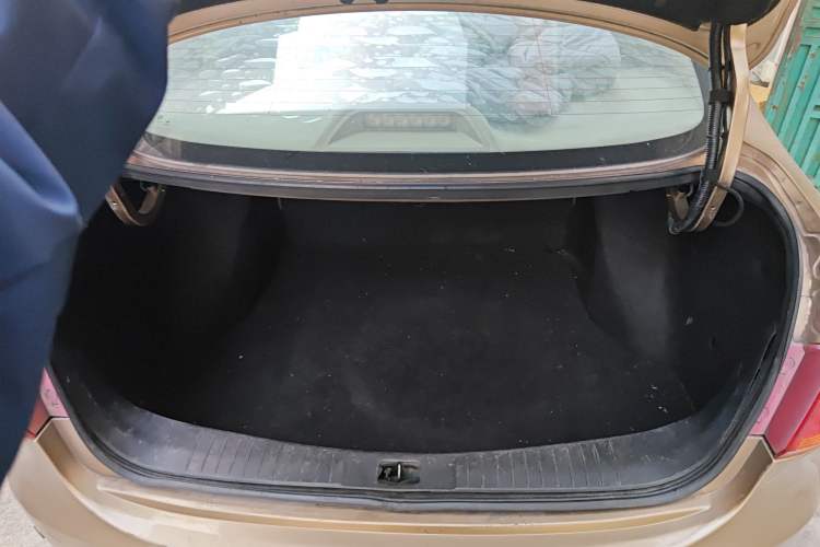 Used Dongfeng Aeolus A60 2016 1.5L Automatic Luxury Version Trunk