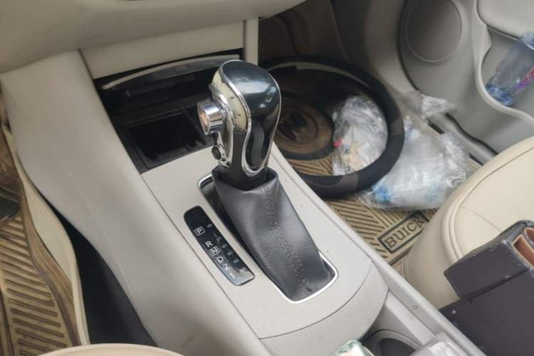 Used Dongfeng Aeolus A60 2016 1.6L Automatic Luxury Model Gear Lever