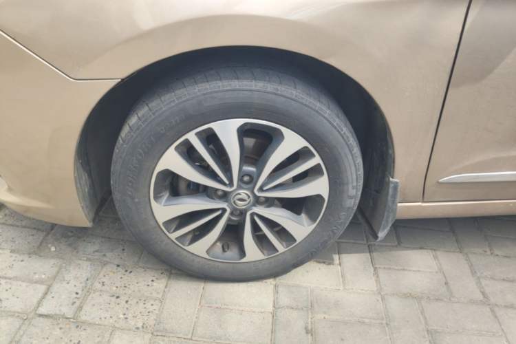 Used Dongfeng Aeolus A60 2016 1.6L Automatic Luxury Model Left Front Wheel Hub