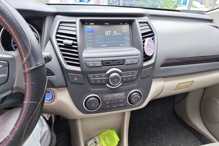 Used Dongfeng Aeolus A60 2016 1.5L Manual Luxury Version Audio And AC Panel