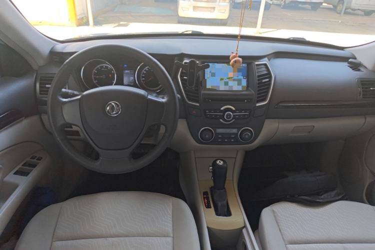 Used Dongfeng Aeolus A60 2016 1.6L Automatic Luxury Model Center Console